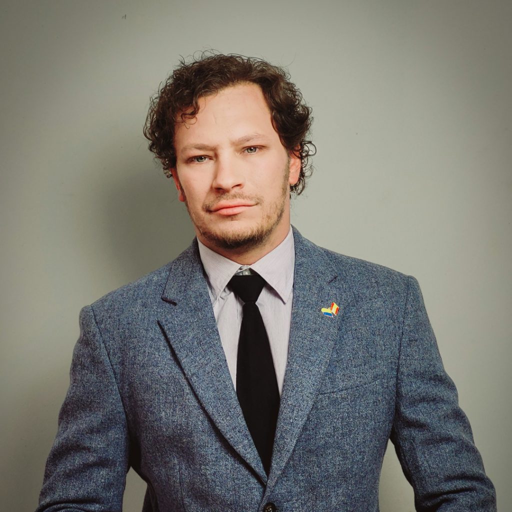 Kravchenko Maksym: Traductor e intérprete de español, ucraniano y ruso. Estudiante en formación para traductor jurado en España del Centro de Ayuda para Extranjeros Asociación Despacho Internacional Intereses Legítimos