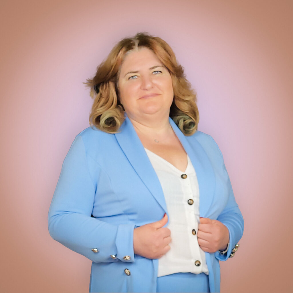 Frolova Marina: Especialista en gestión administrativa y secretaria del Centro de Ayuda para Extranjeros en España "Intereses Legítimos"